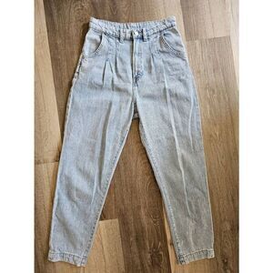 H&M mom Jeans size 2 Light wash High waisted
